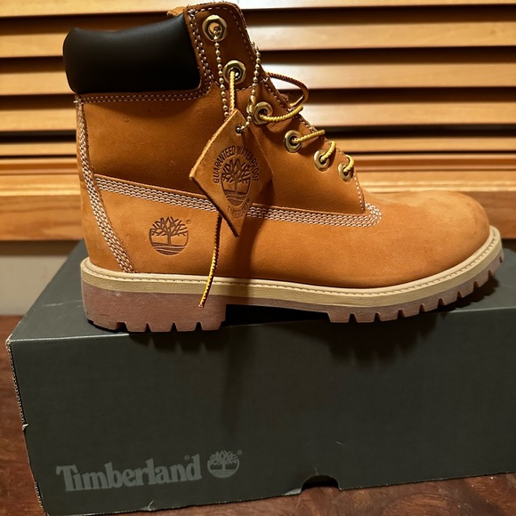 Timberlands - Picture 3 of 4